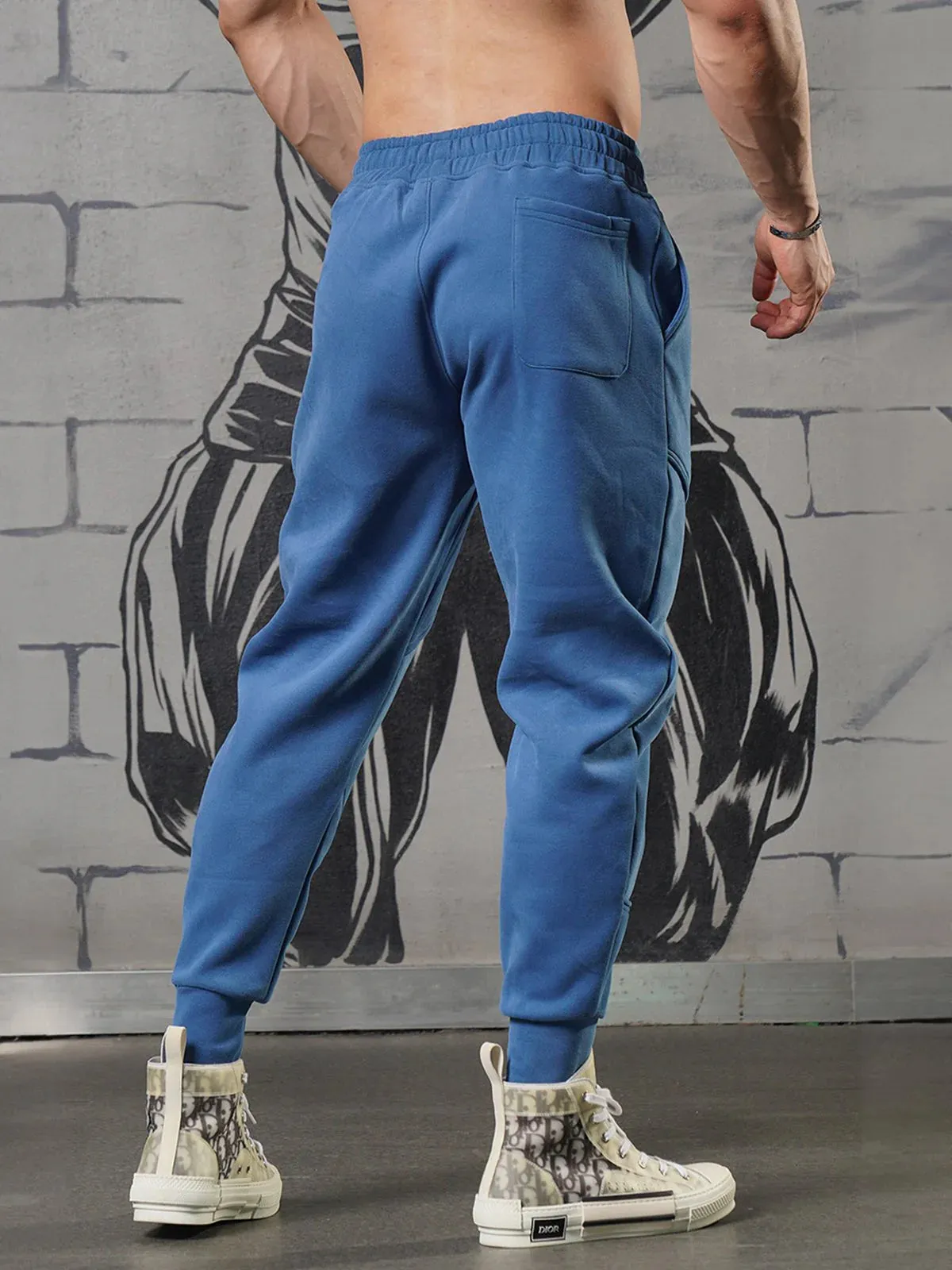 Motion Sweatpants Loose Fit Tapered Jogger