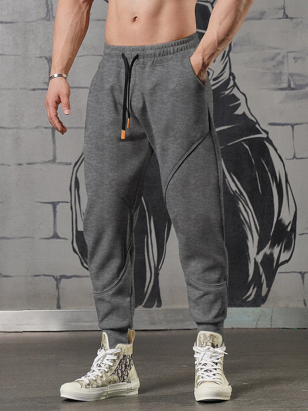 Motion Sweatpants Loose Fit Tapered Jogger