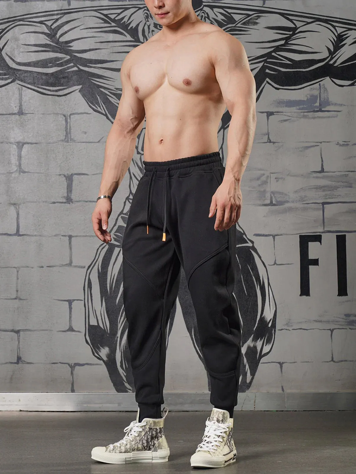 Motion Sweatpants Loose Fit Tapered Jogger