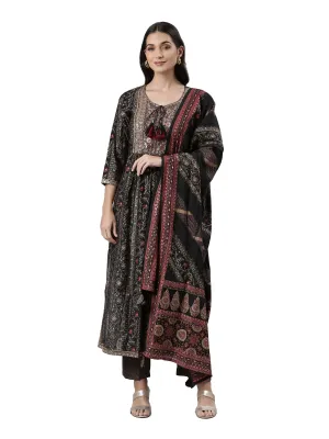 Neeru's Black Regular Calf Length Printed Readymade Suits