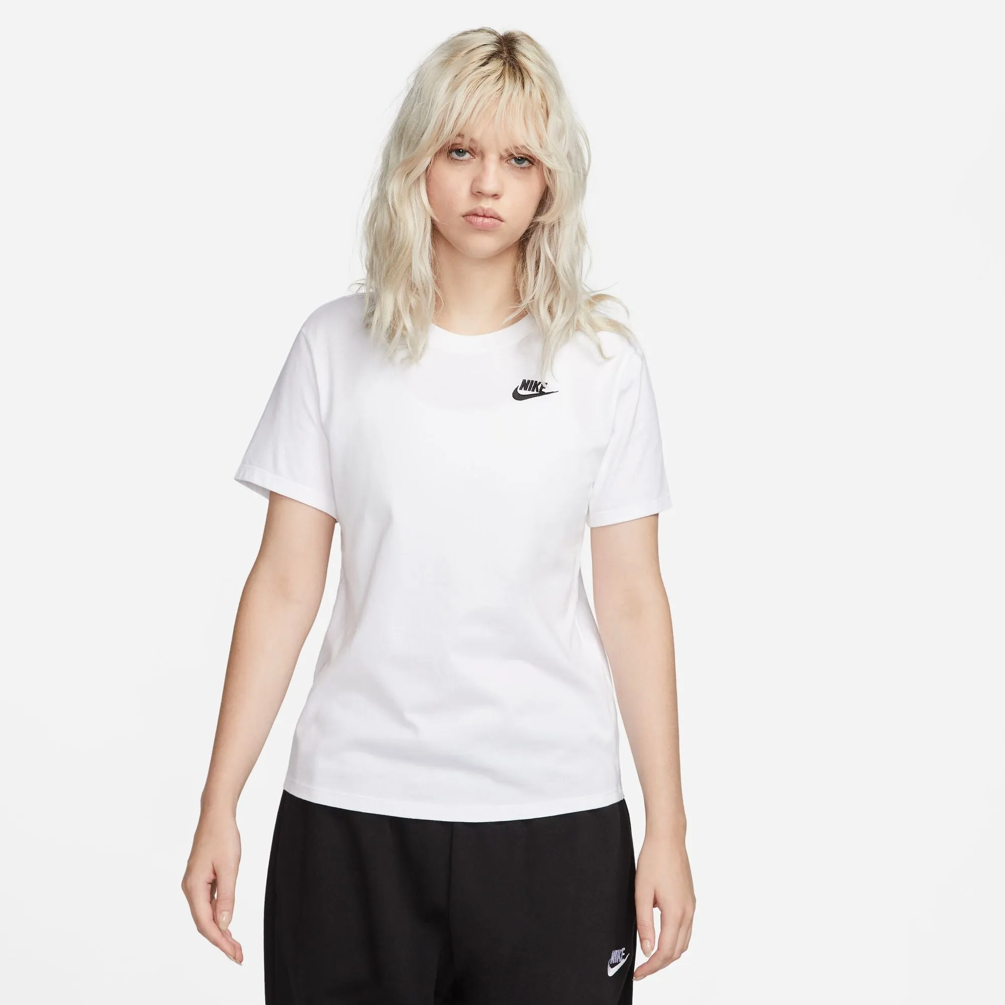 Women's Nike NSW Club Essentials T-Shirt