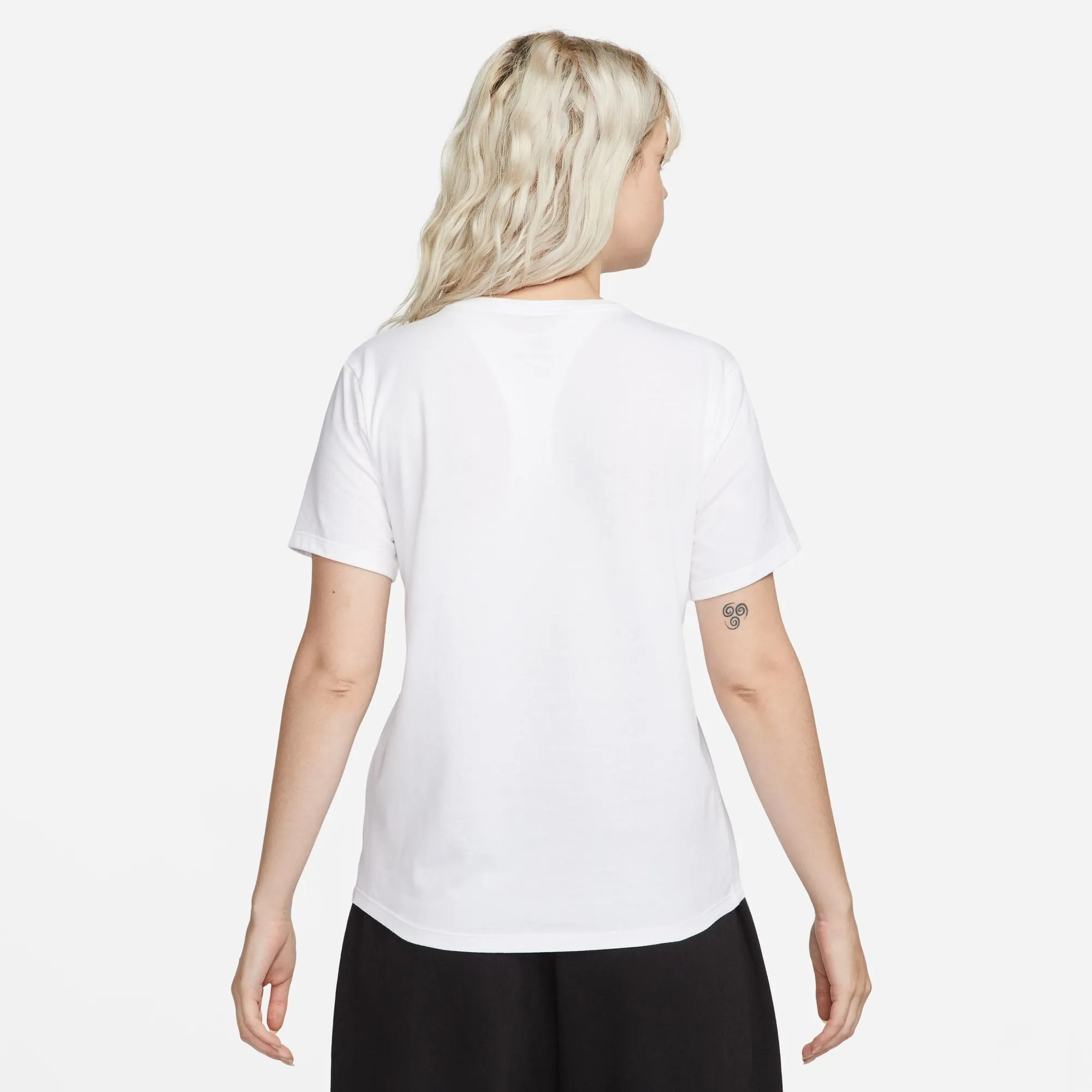 Women's Nike NSW Club Essentials T-Shirt