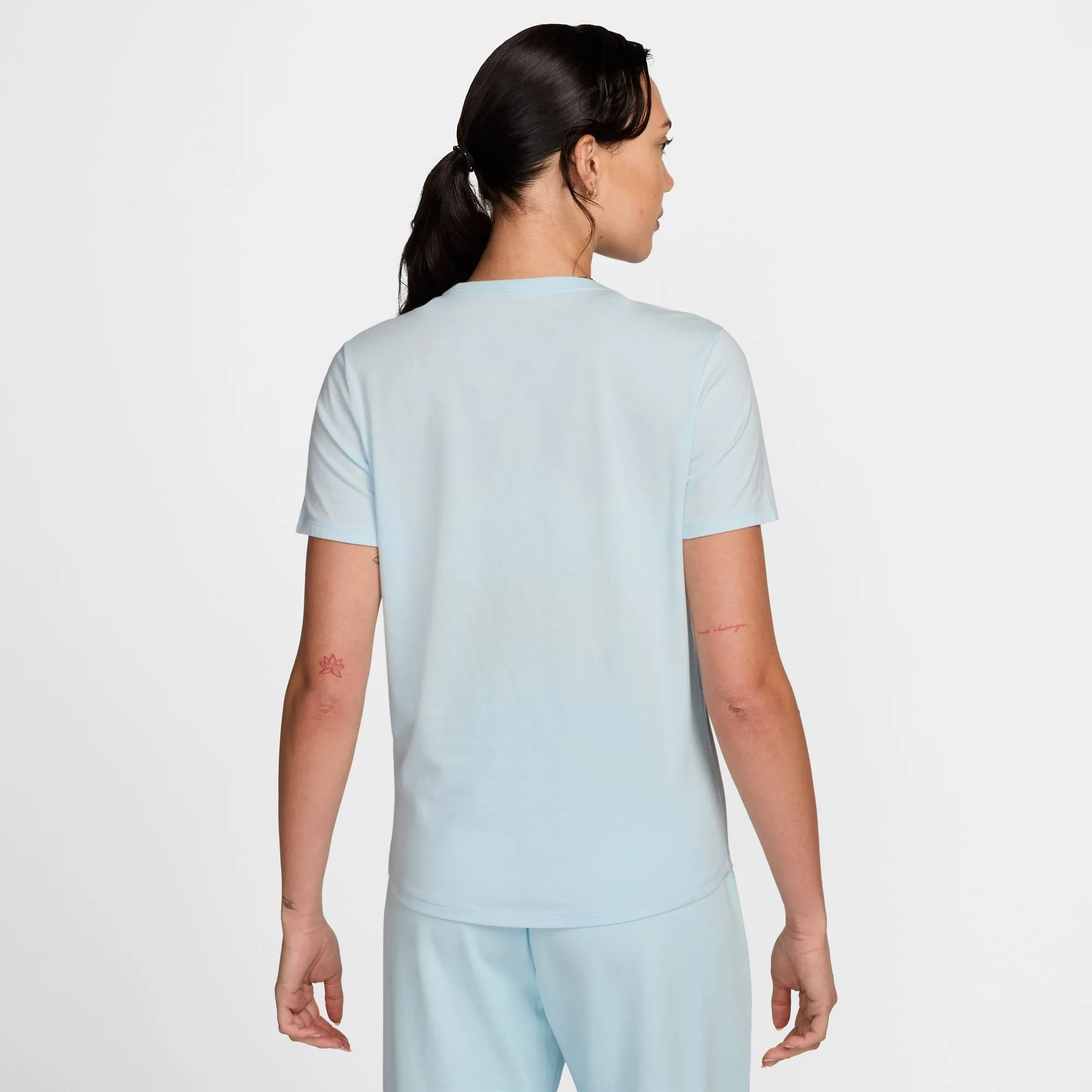 Women's Nike NSW Club Essentials T-Shirt